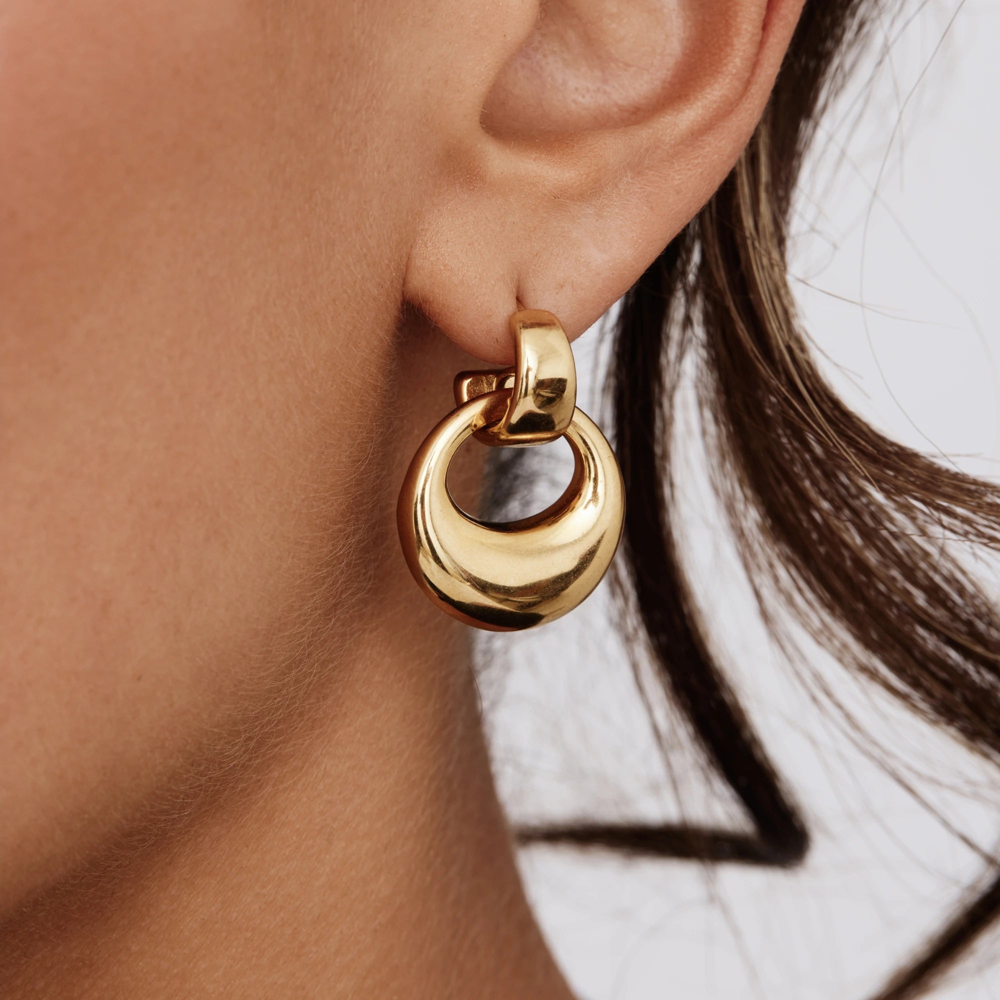 Chunky_Gold_EArring_1-1.jpg