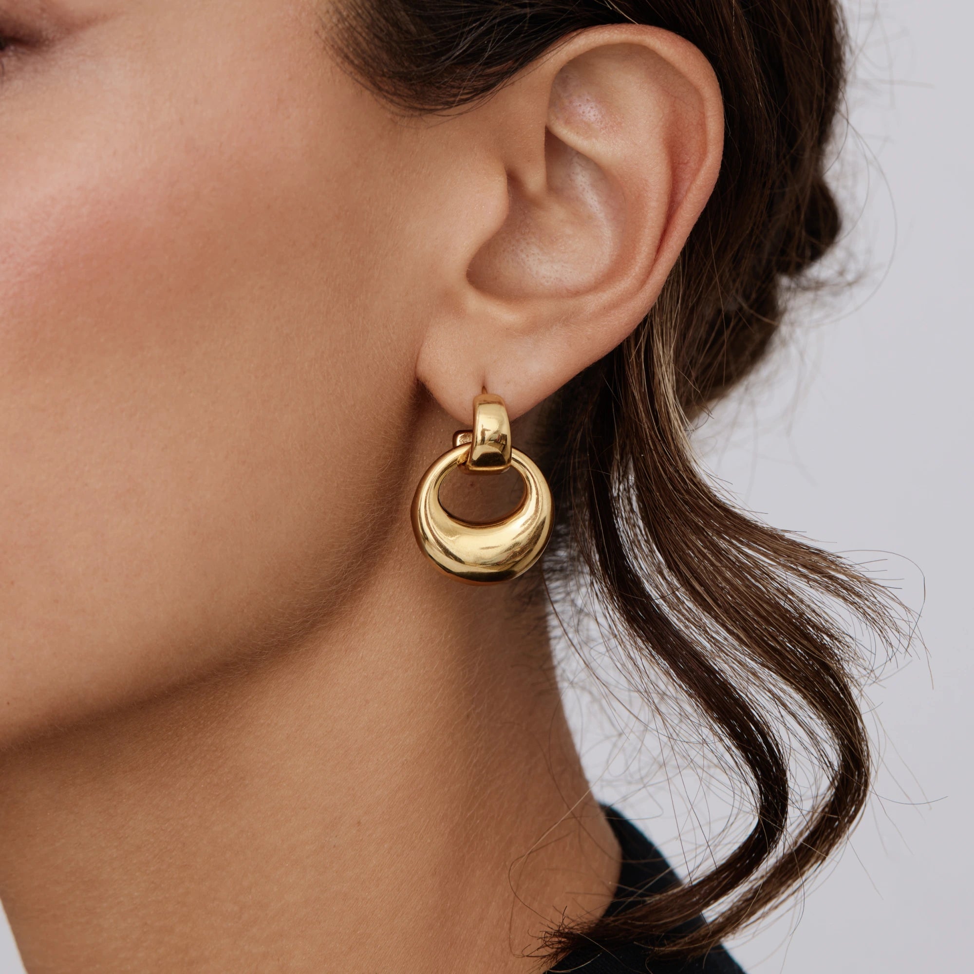 Chunky_Gold_EArring_1.jpg