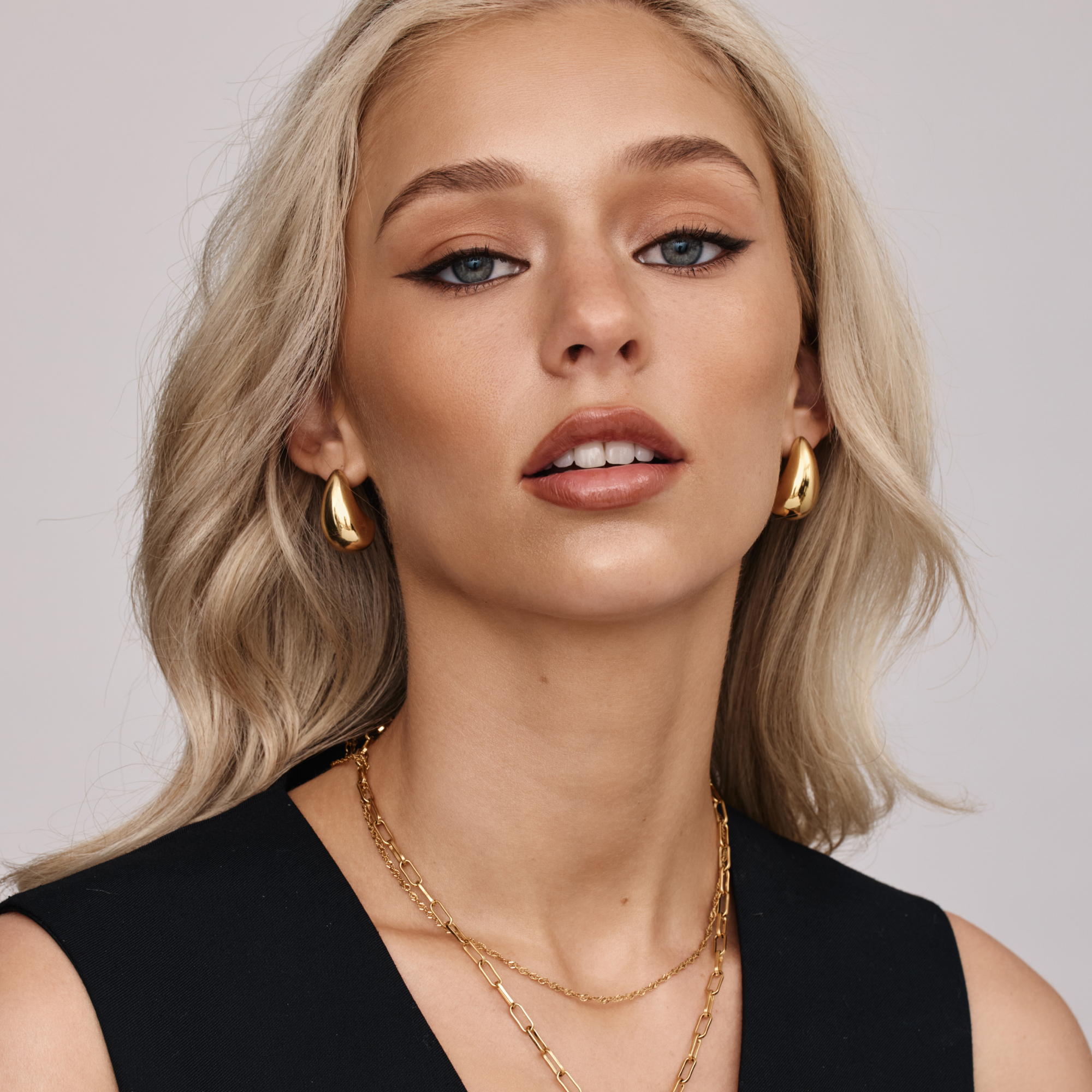 Chunky_Teardrop_earrings_5.png
