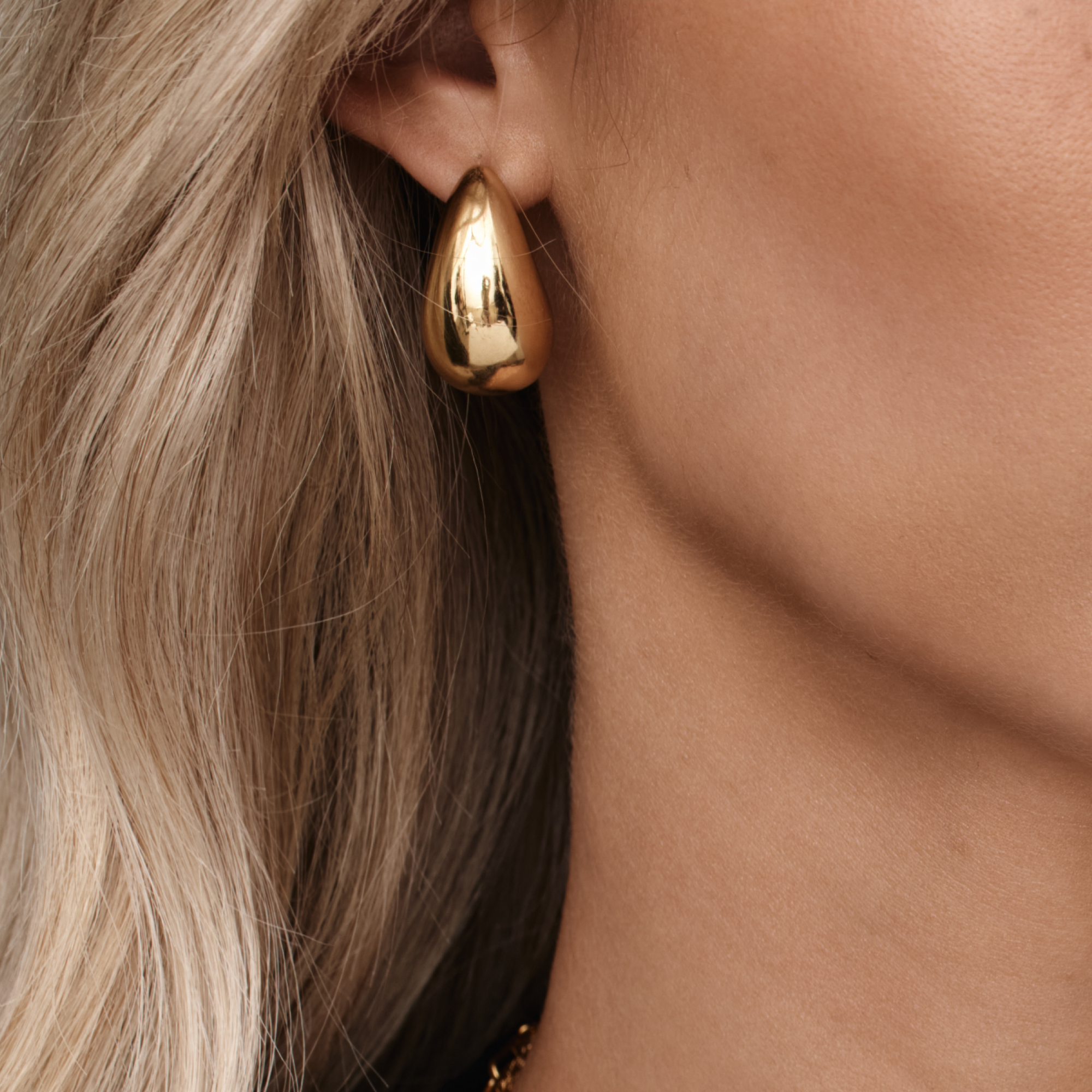 Chunky_Teardrop_earrings_6.png