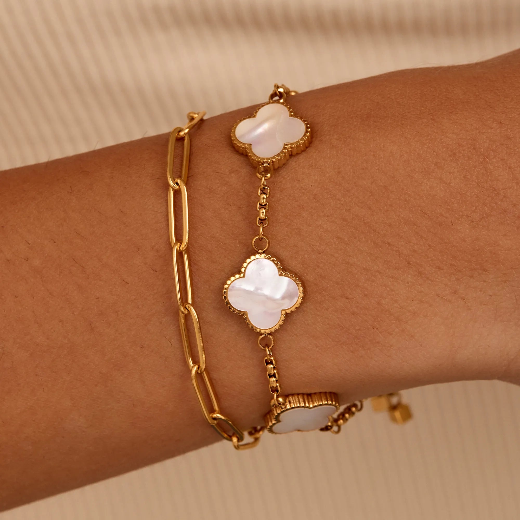 Clover_bracelet_3.jpg
