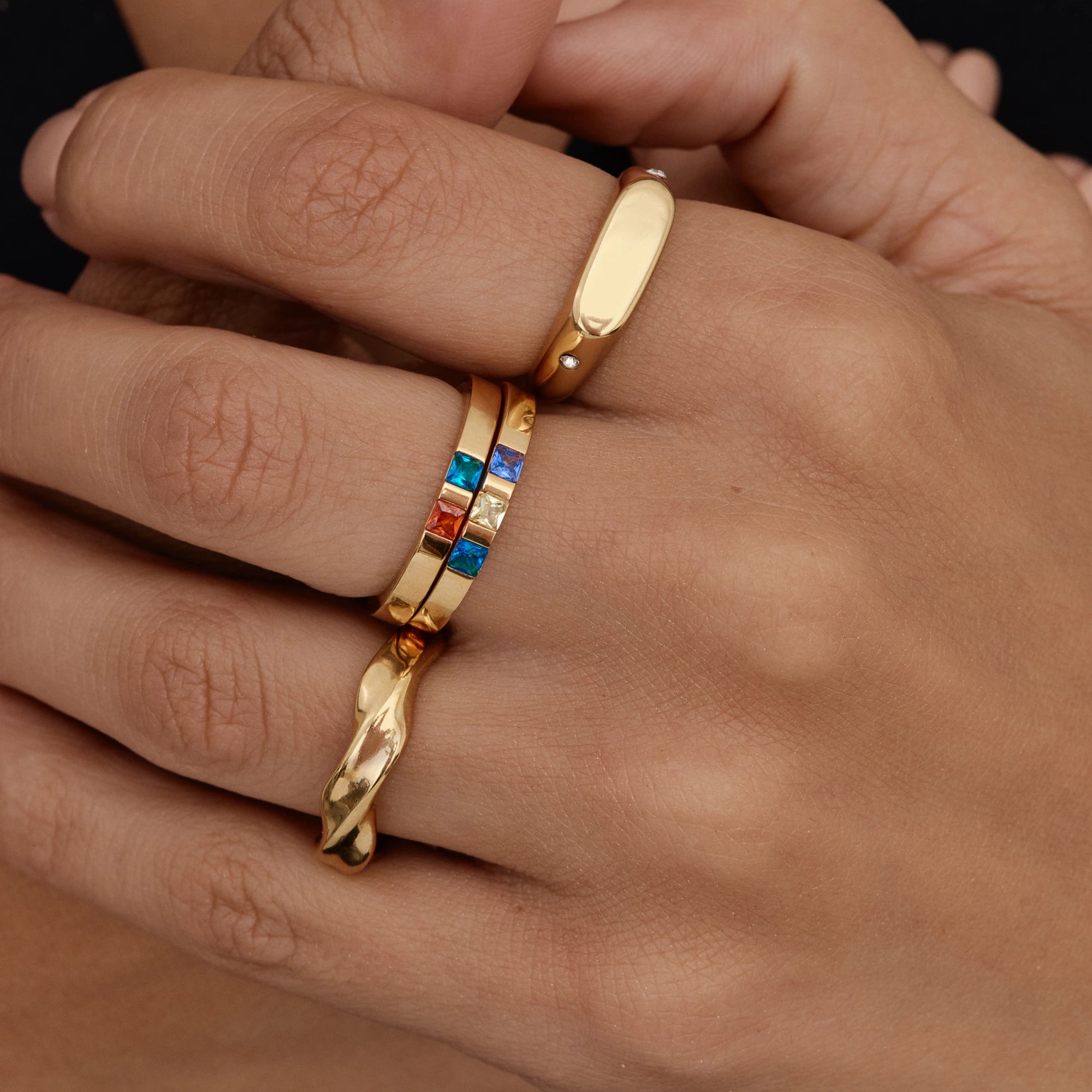 Princesscut_birthstone_ring_10.jpg