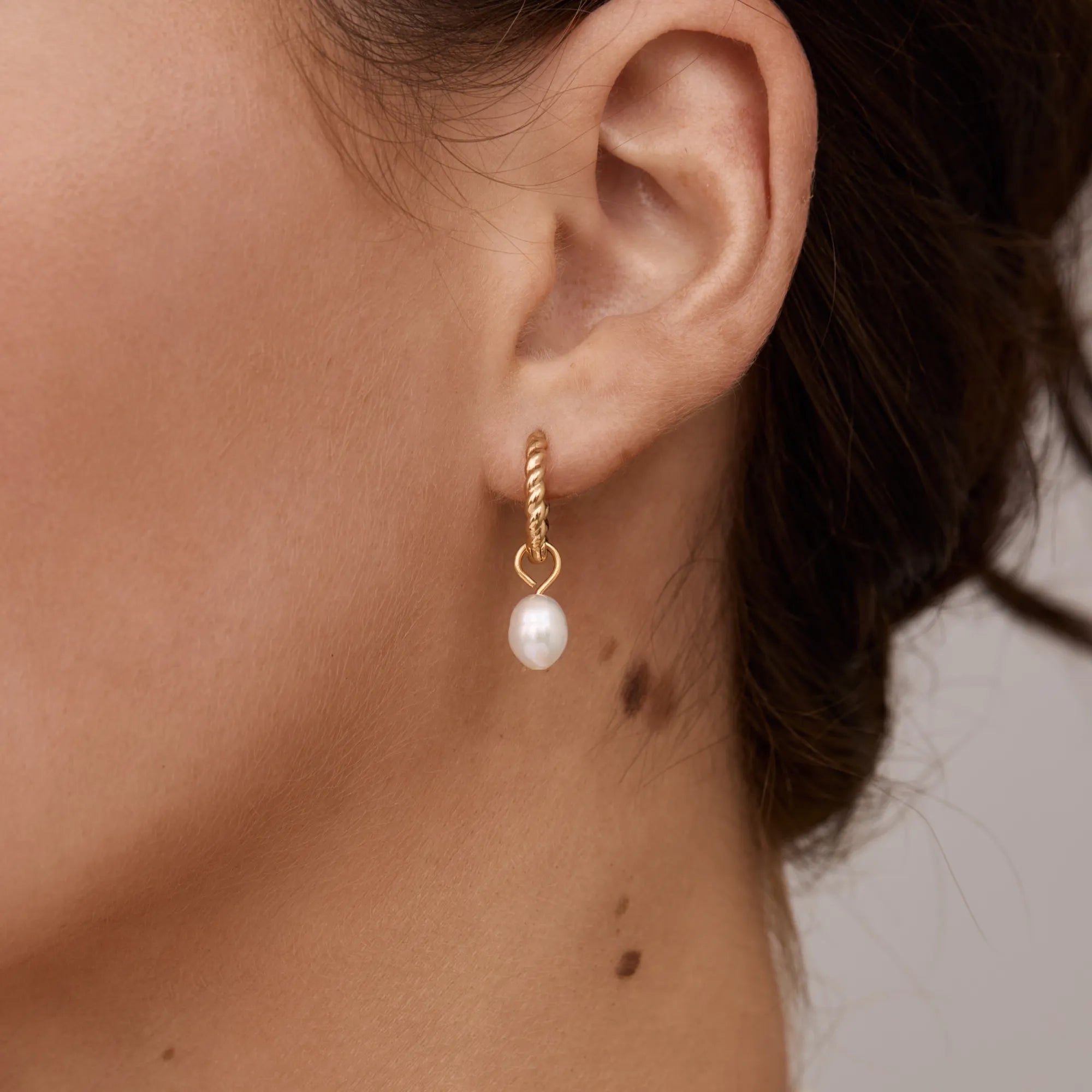 dainty_drop_earrings_78.jpg